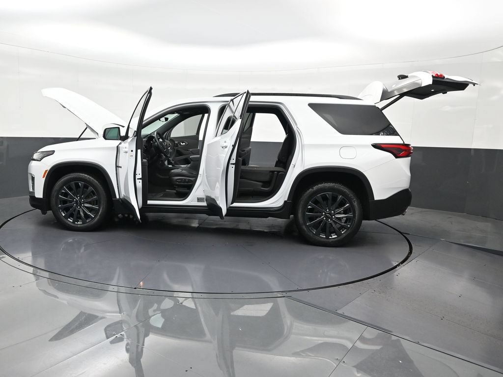 Used 2023 Chevrolet Traverse RS FWD image 34