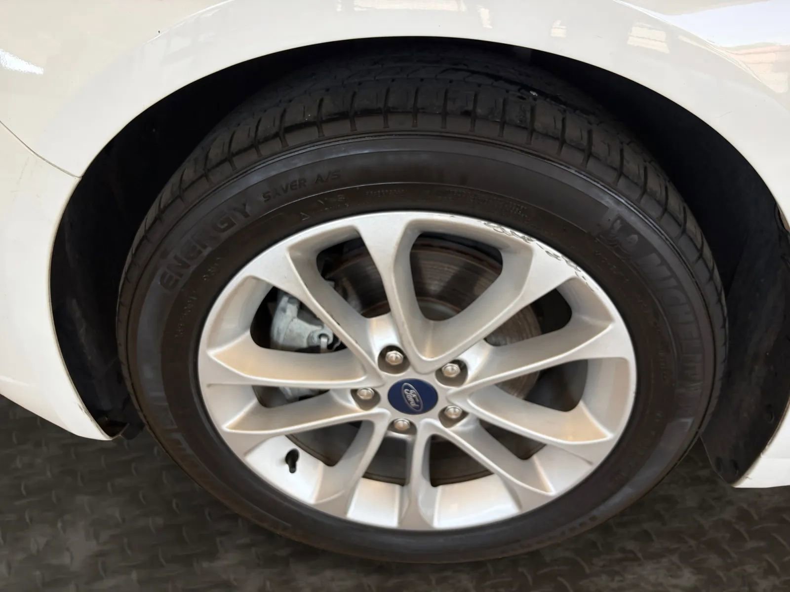 Used 2020 Ford Fusion SE FWD image 33