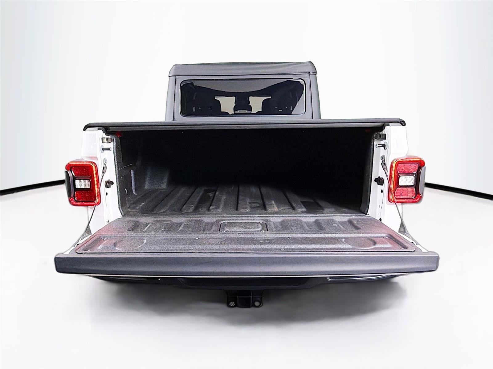 Used 2025 Jeep Gladiator Sport AWD/4WD image 14