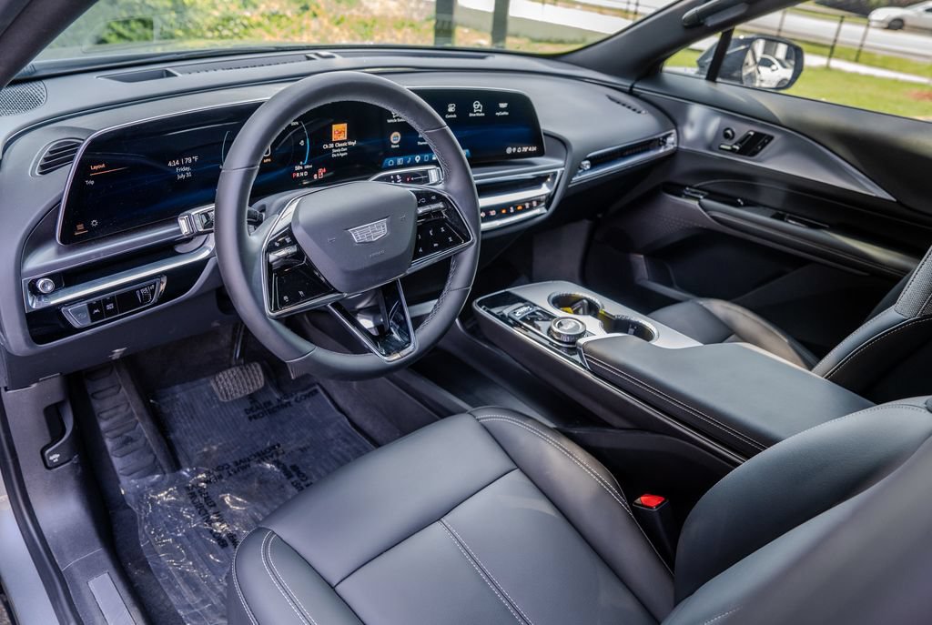 Used 2024 Cadillac Lyriq Tech RWD image 4