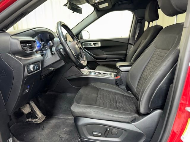 Used 2020 Ford Explorer XLT image 11