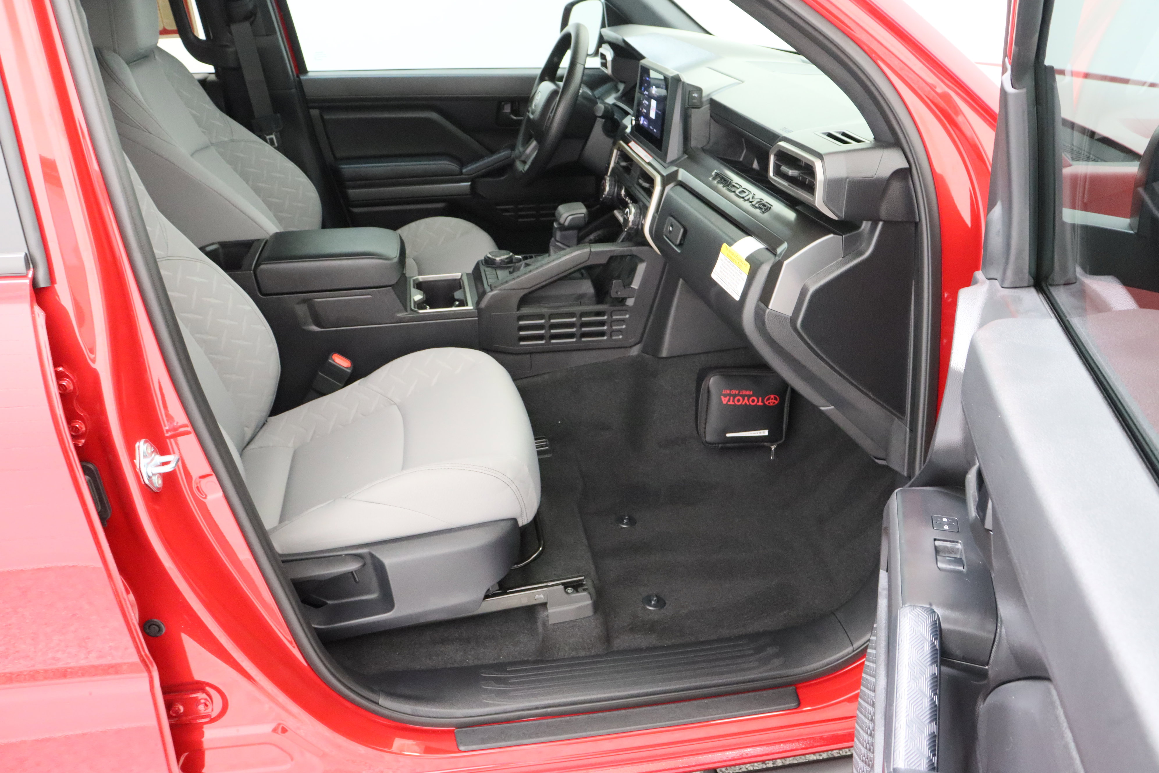 Certified 2026 Toyota Tacoma SR5 AWD/4WD image 36