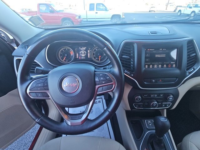 Used 2020 Jeep Cherokee Latitude w/ Cold Weather Group image 15