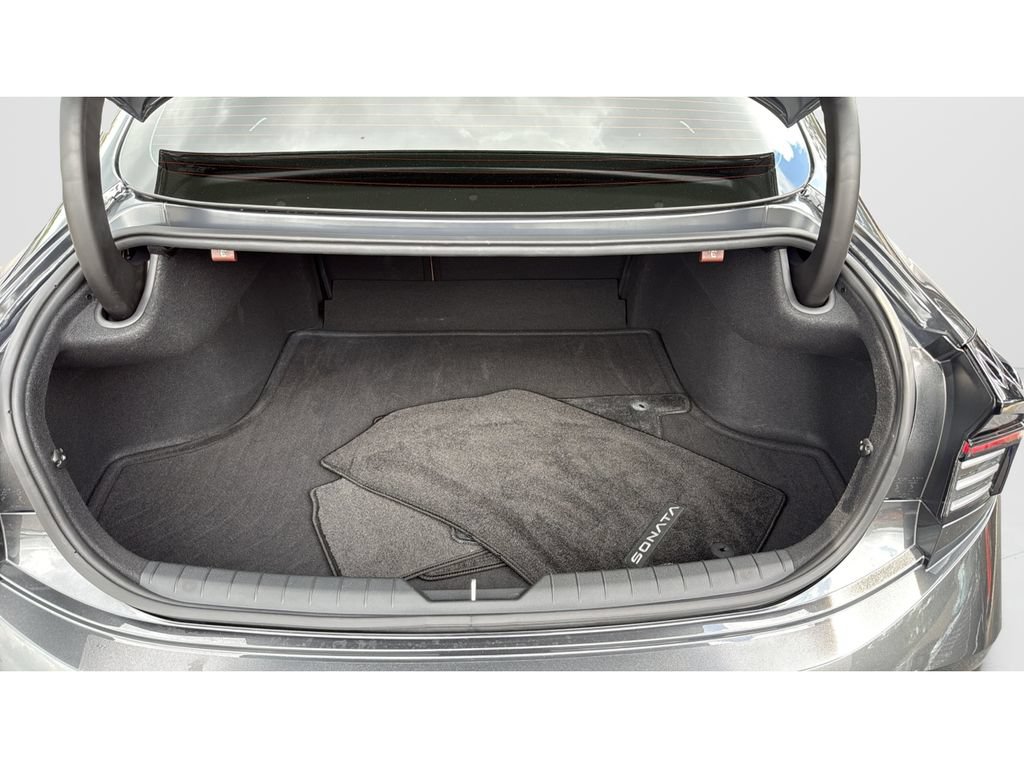 Certified 2025 Hyundai Sonata Limited FWD image 9
