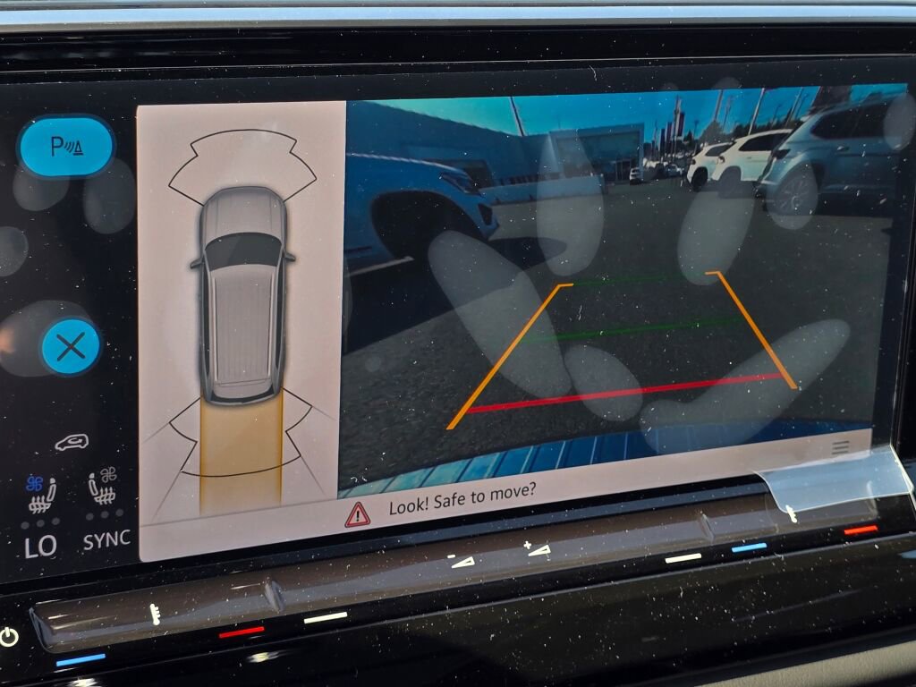 New 2025 Volkswagen Atlas SEL image 24