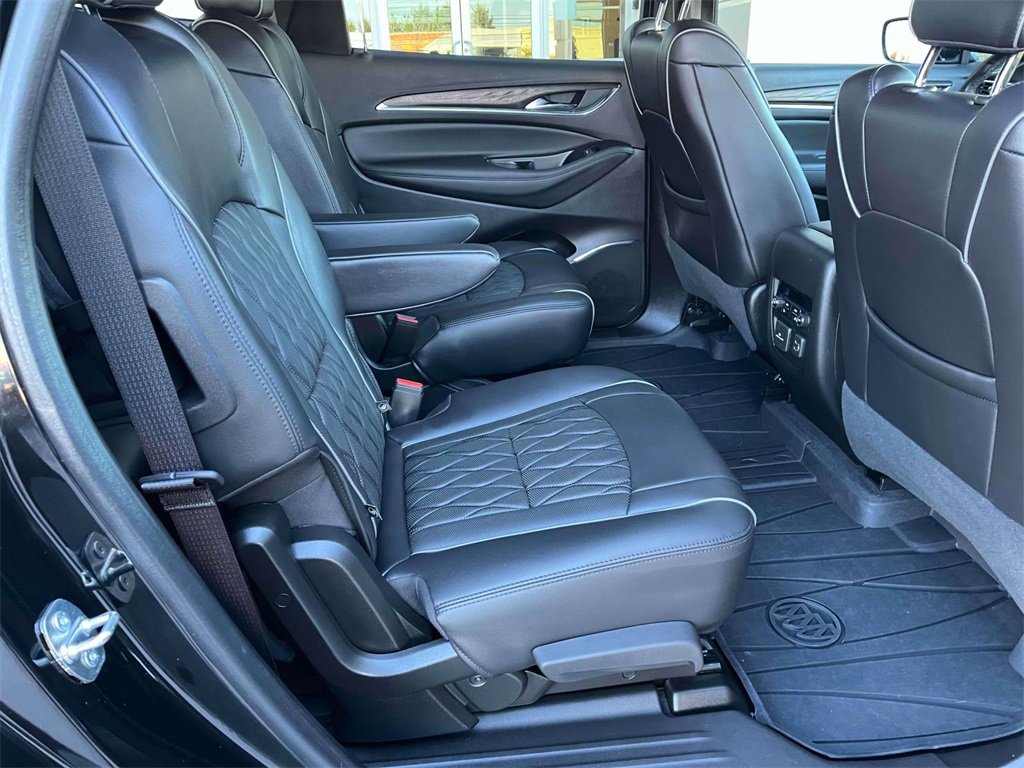 Used 2023 Buick Enclave Avenir w/ Avenir Technology Package image 18
