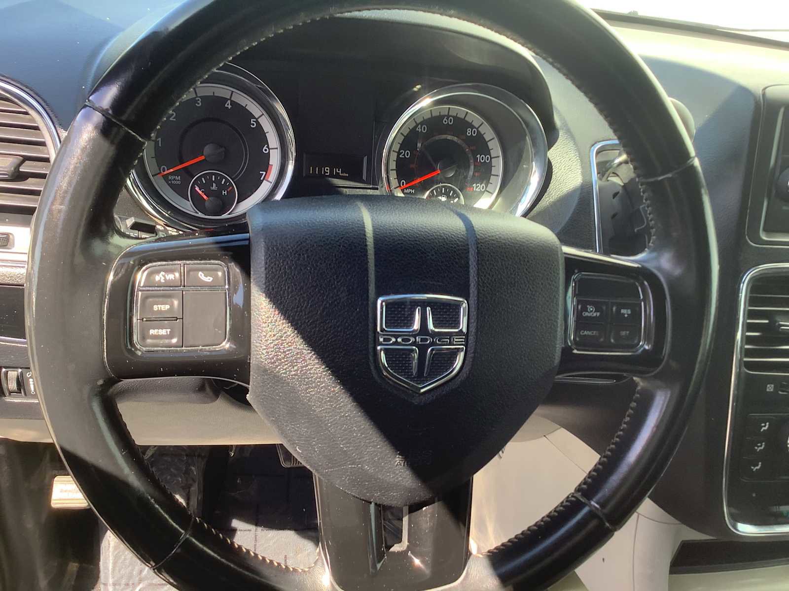 Used 2017 Dodge Grand Caravan SXT FWD image 15