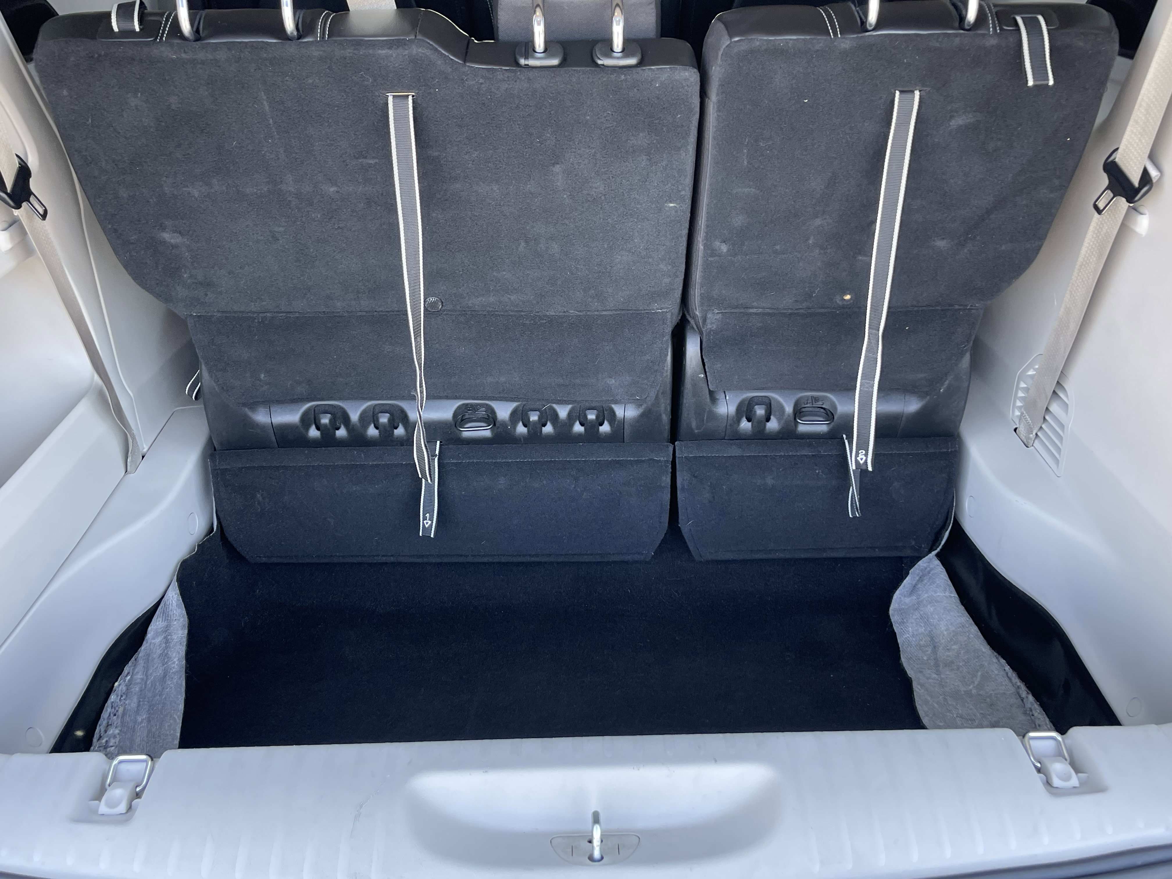 Used 2024 Chrysler Pacifica Touring-L FWD image 18