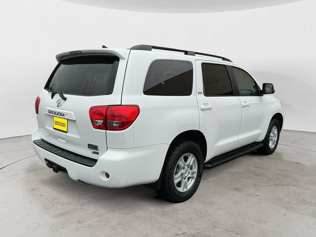 Used 2014 Toyota Sequoia SR5 AWD/4WD image 5