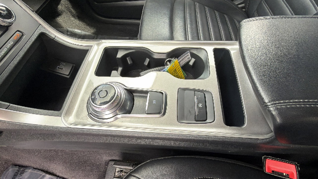 Used 2024 Ford Edge SEL AWD/4WD image 13