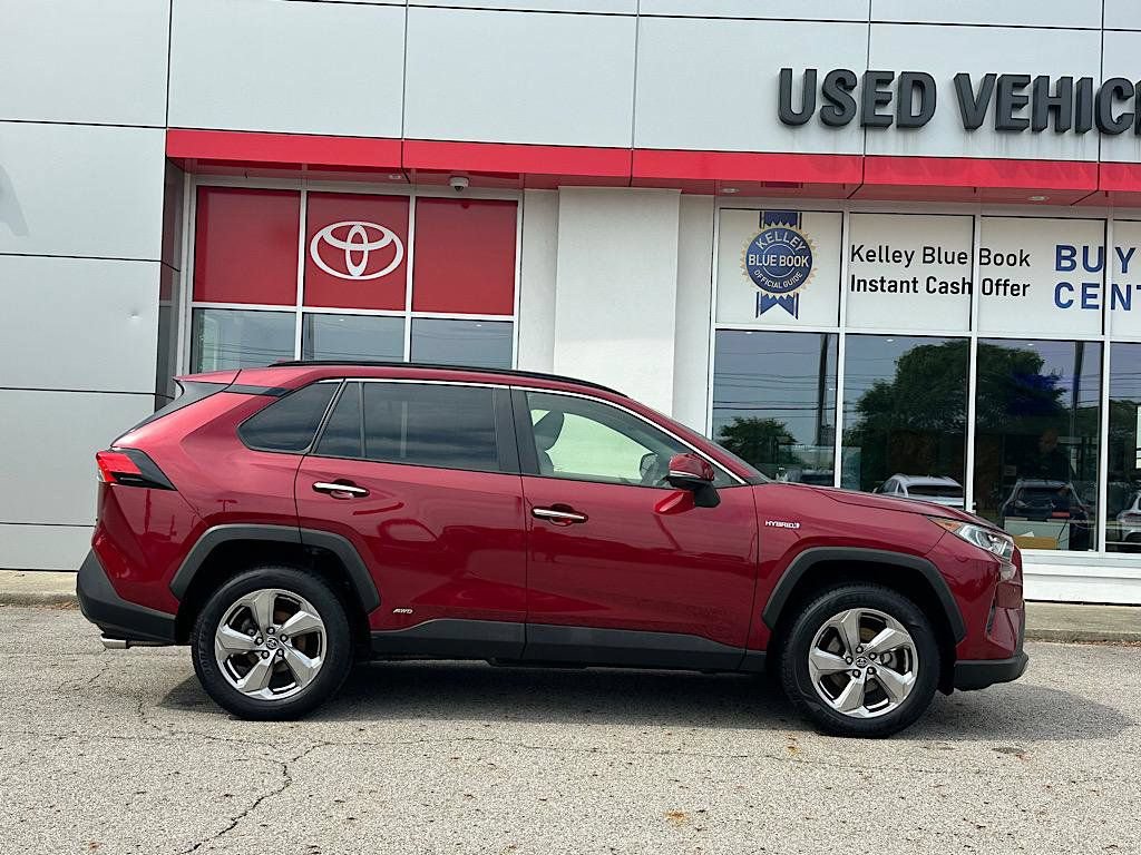 Certified 2019 Toyota RAV4 Limited AWD/4WD image 7