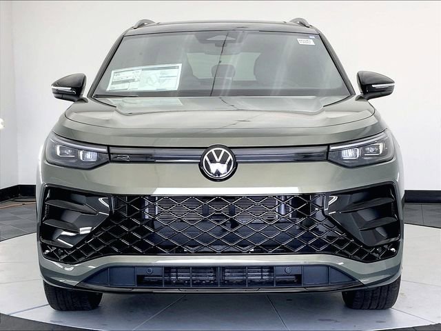 New 2026 Volkswagen Tiguan SE R-Line image 3