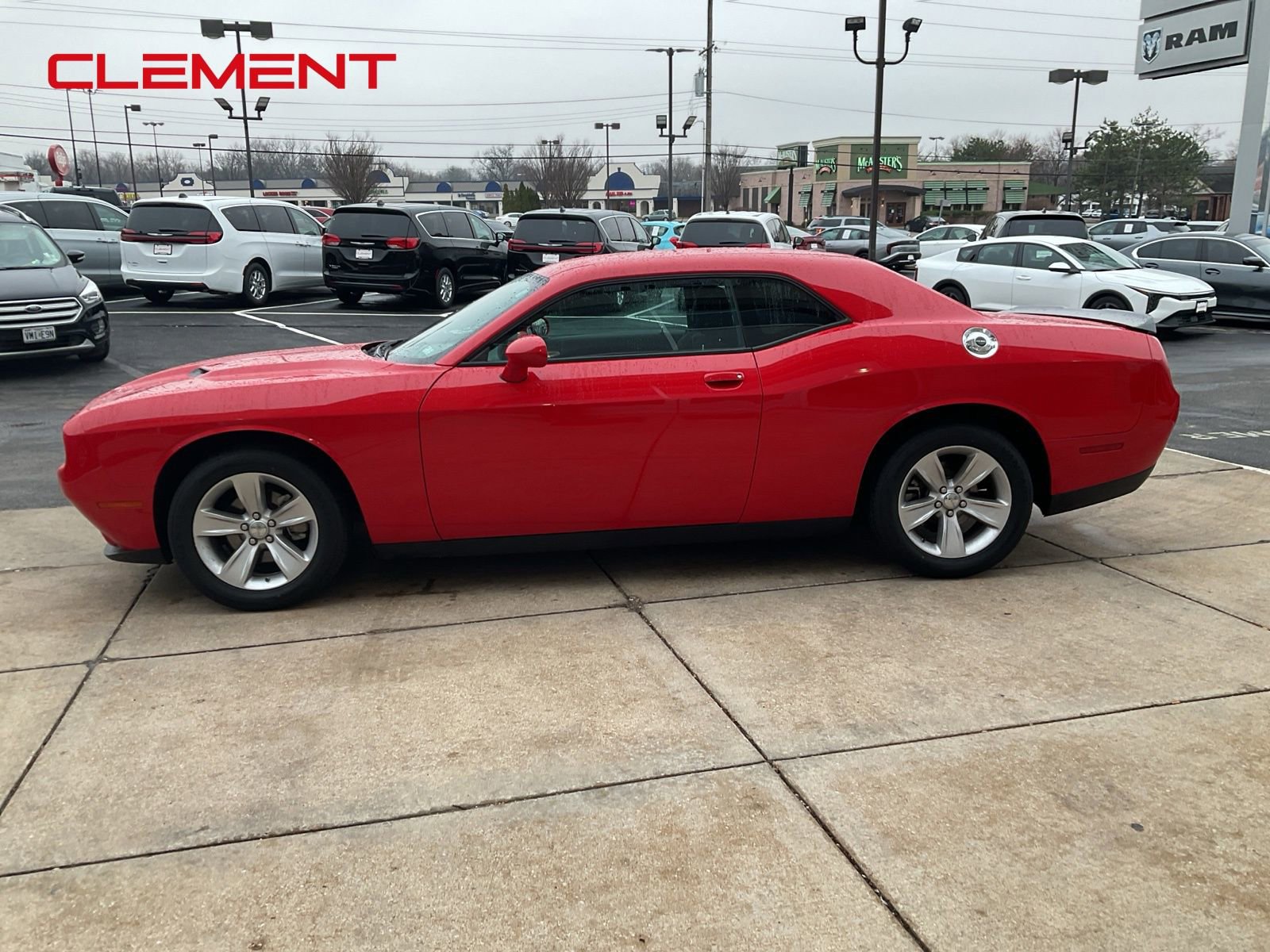 Used 2023 Dodge Challenger SXT image 2