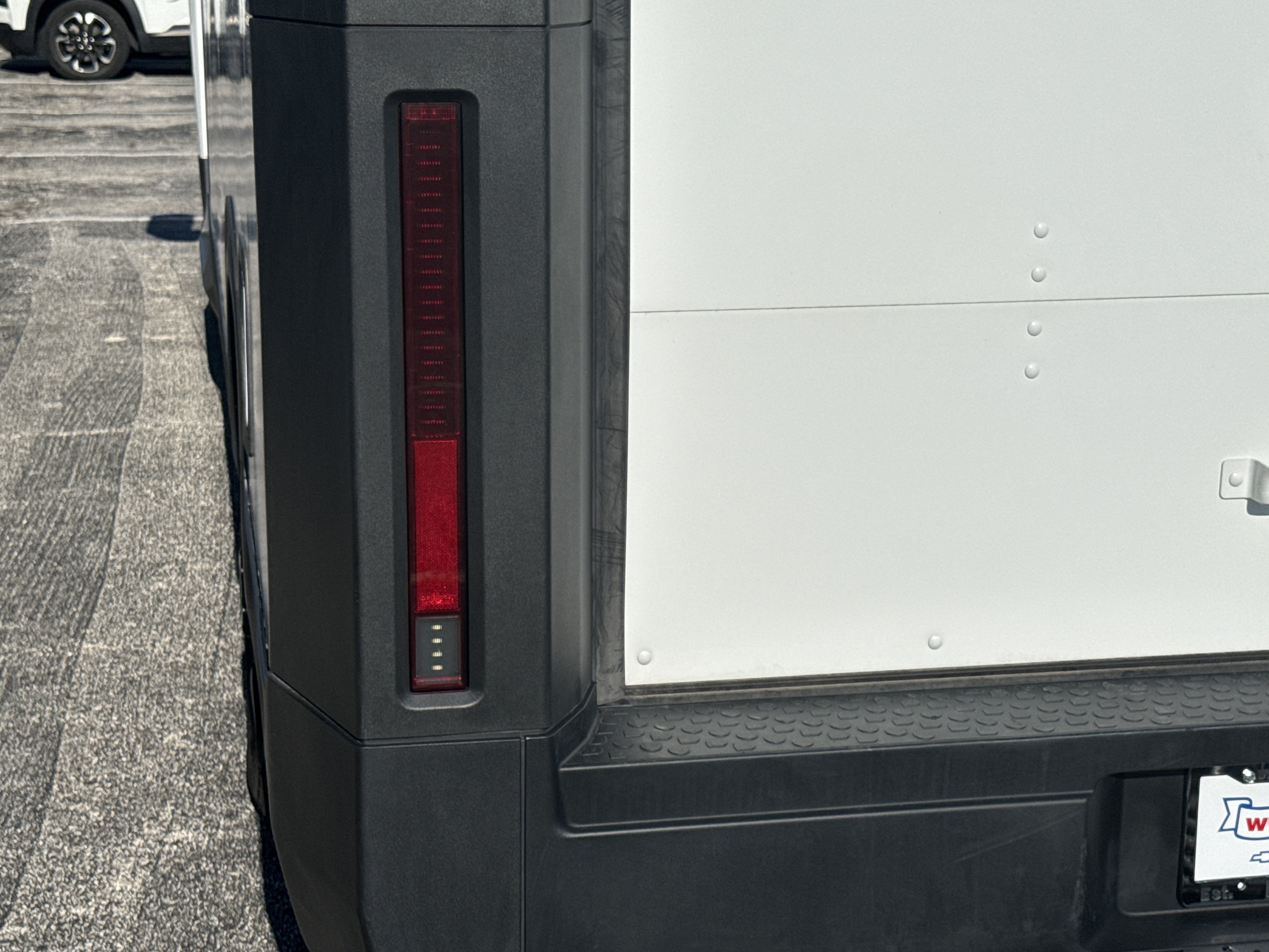 Used 2024 Chevrolet Brightdrop 600 w/ Battery Pack, Max Range AWD/4WD image 9