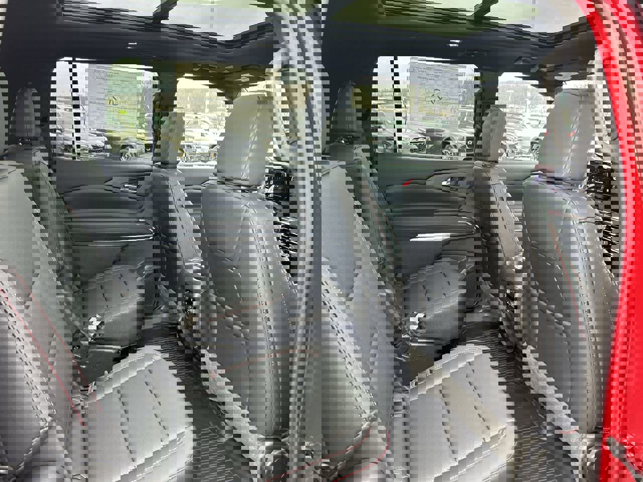 New 2026 Chevrolet Traverse Z71 w/ LPO, Floor Liner Package image 18