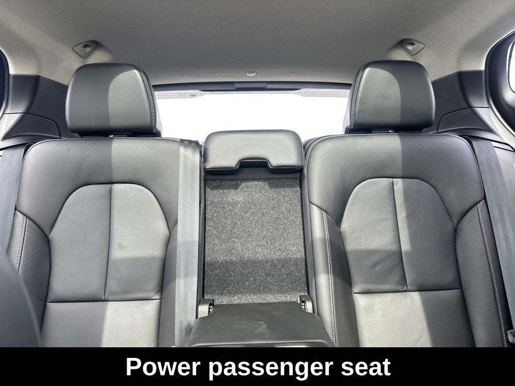 Used 2023 Volvo XC40 B5 Plus w/ Protection Package Premier image 25