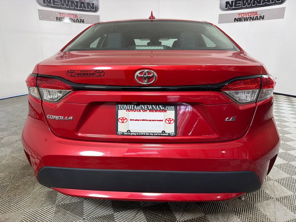 Used 2021 Toyota Corolla LE image 4