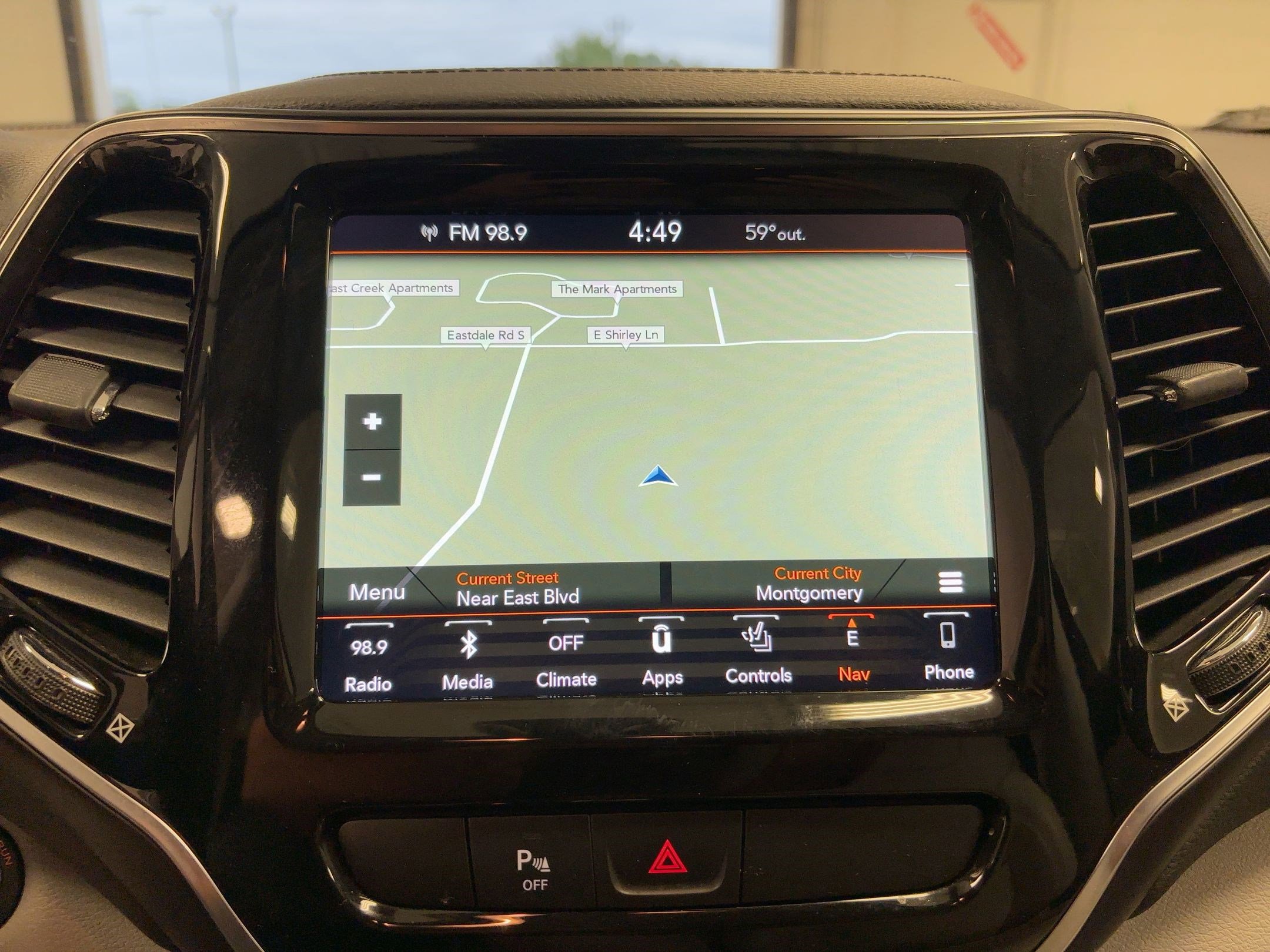 Used 2019 Jeep Cherokee Limited image 25