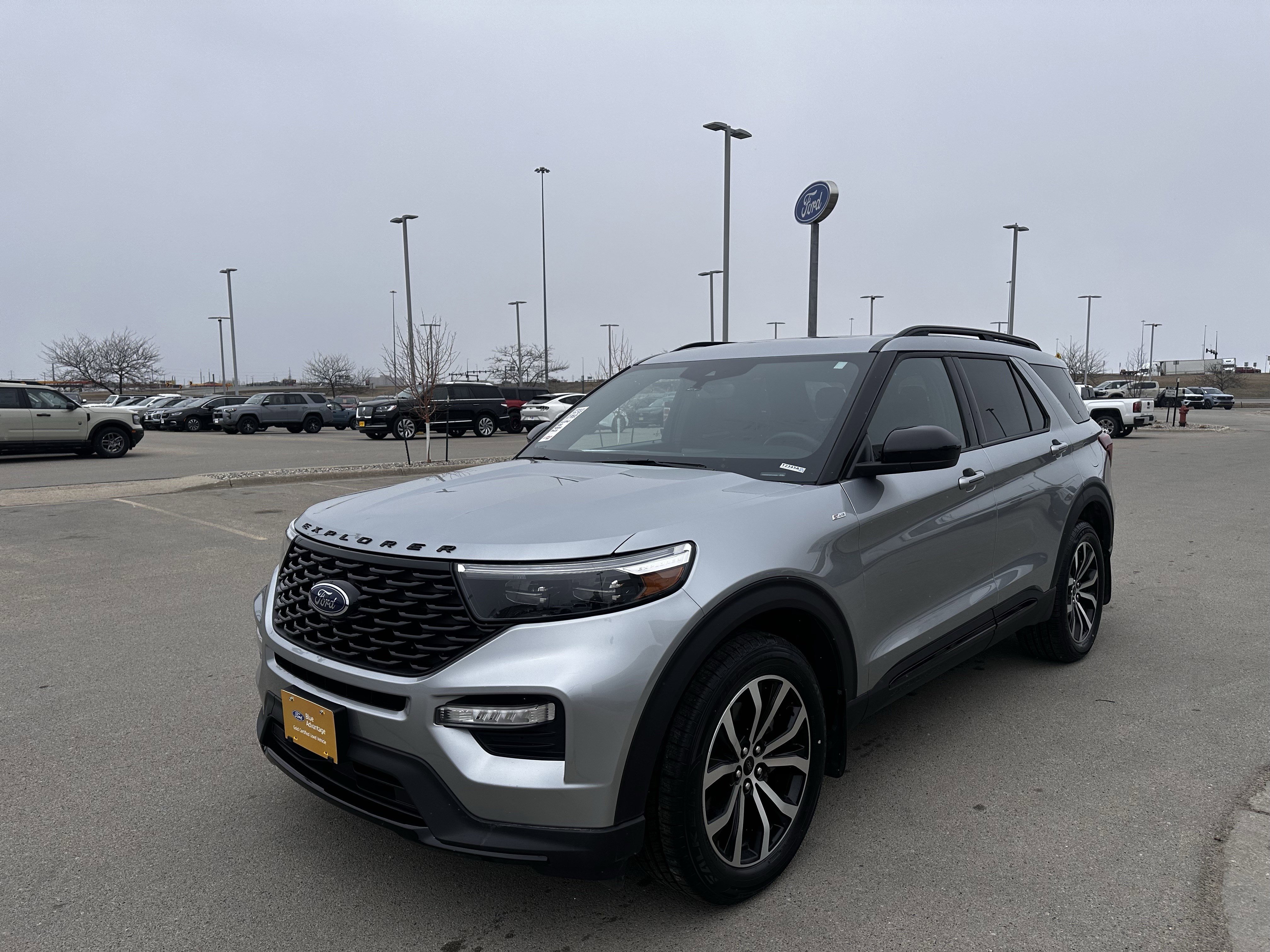 Certified 2023 Ford Explorer ST-Line w/ Class IV Trailer Tow Package AWD/4WD image 13