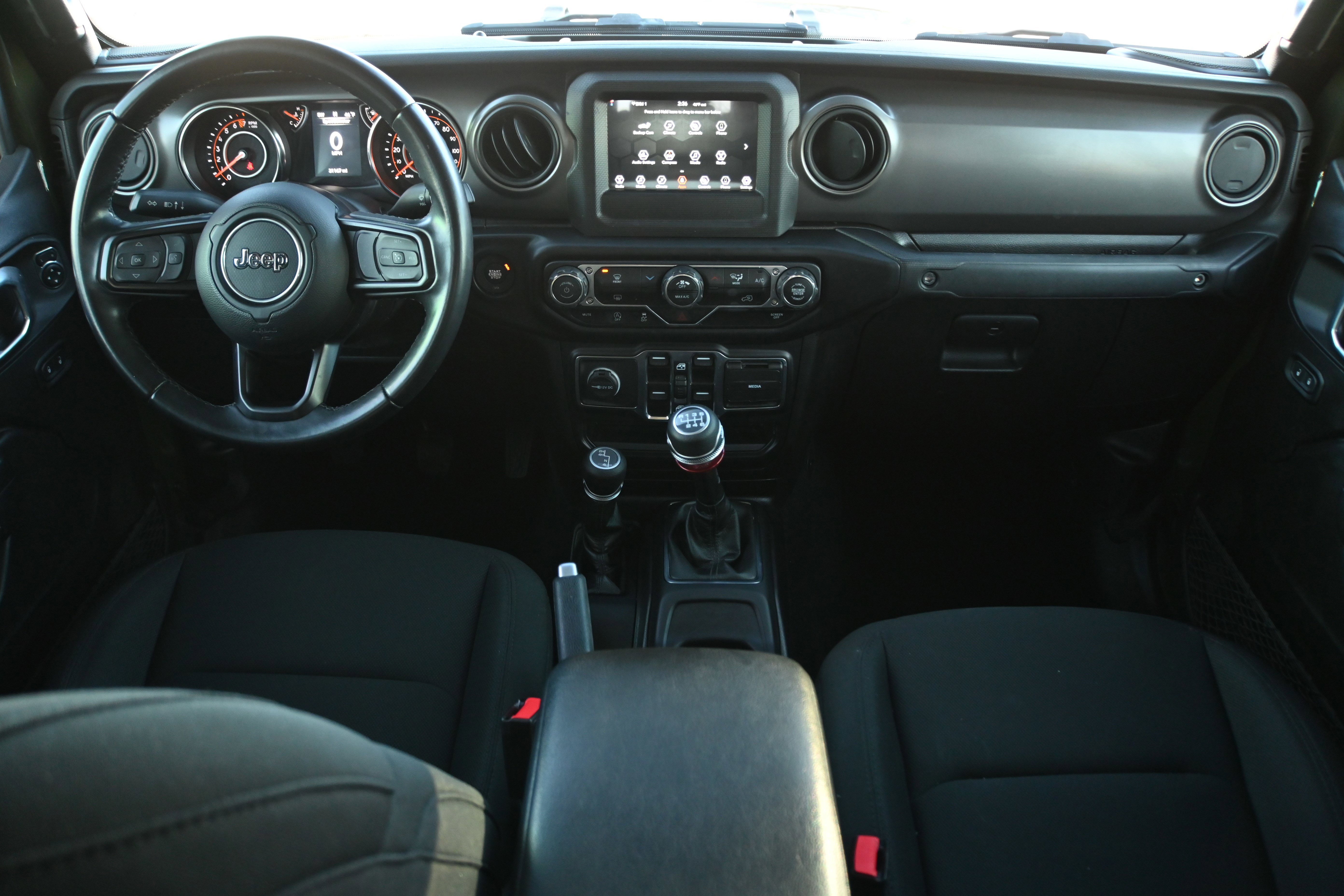 Used 2022 Jeep Gladiator Sport image 3