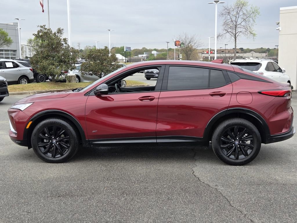 Used 2025 Buick Envista Sport Touring w/ Convenience I Package image 2