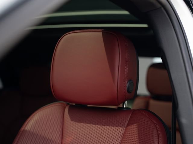 Certified 2025 Porsche Macan image 19