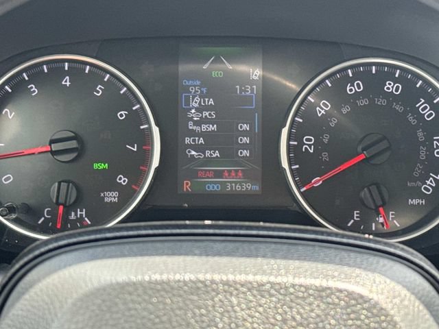 Used 2022 Toyota RAV4 XLE AWD/4WD image 32
