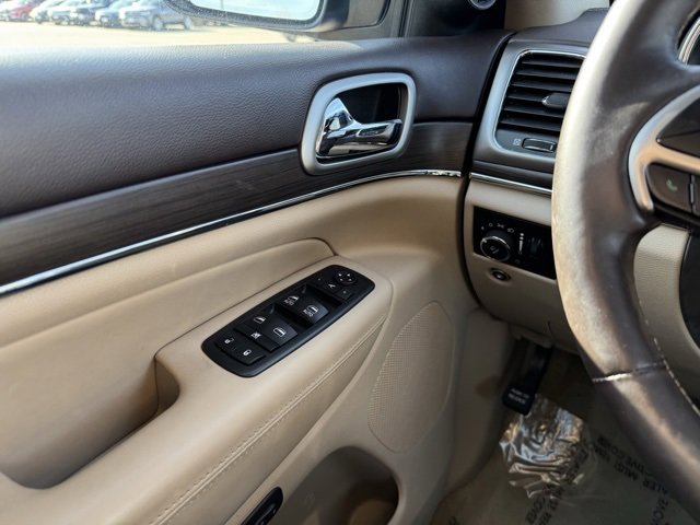 Used 2018 Jeep Grand Cherokee Overland image 30