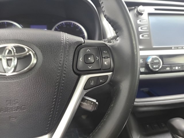 Used 2019 Toyota Highlander SE AWD/4WD image 27