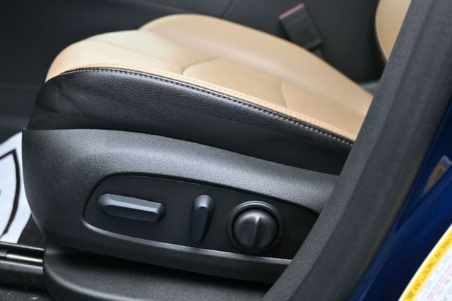 Used 2023 Chevrolet Equinox Premier AWD/4WD image 27