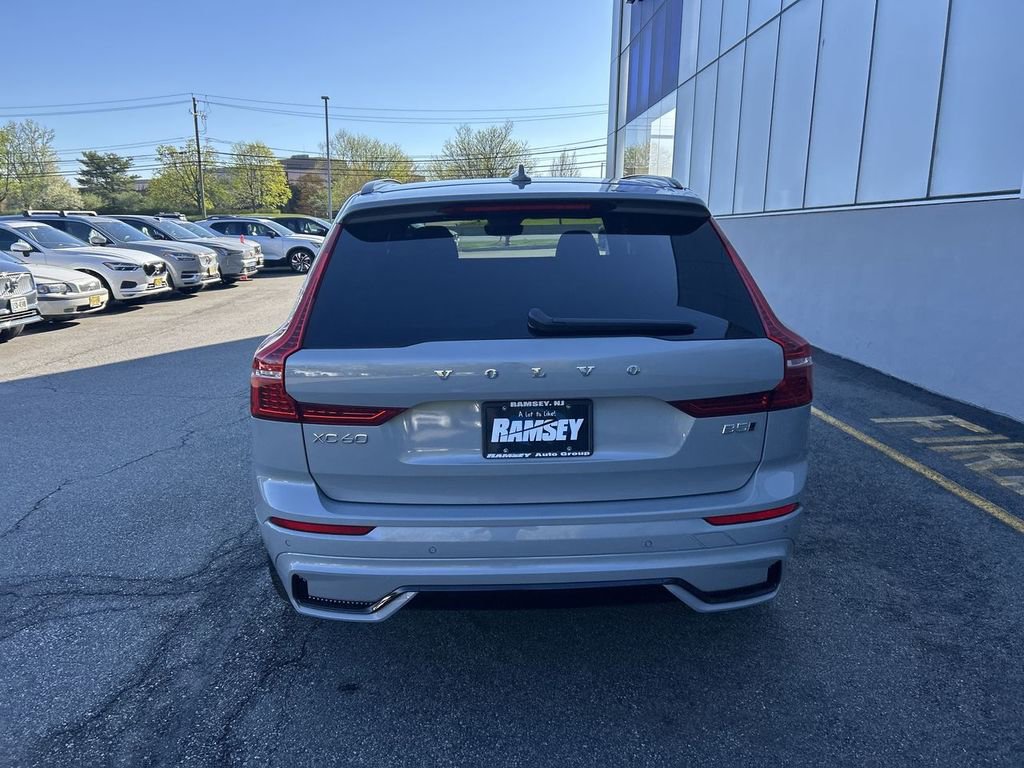 Certified 2024 Volvo XC60 B5 Plus w/ Climate Package image 7