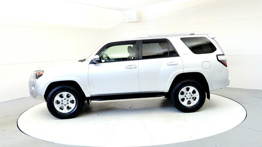 Certified 2017 Toyota 4Runner SR5 Premium AWD/4WD image 3
