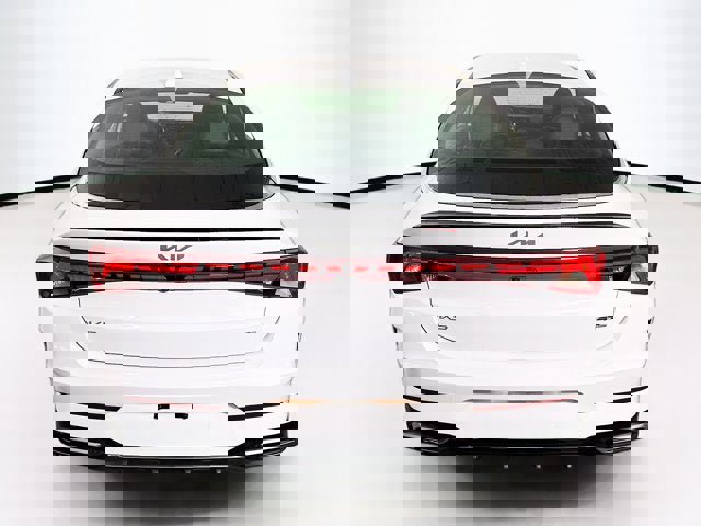 Used 2024 Kia K5 GT-Line w/ GT-Line Premium Package image 6