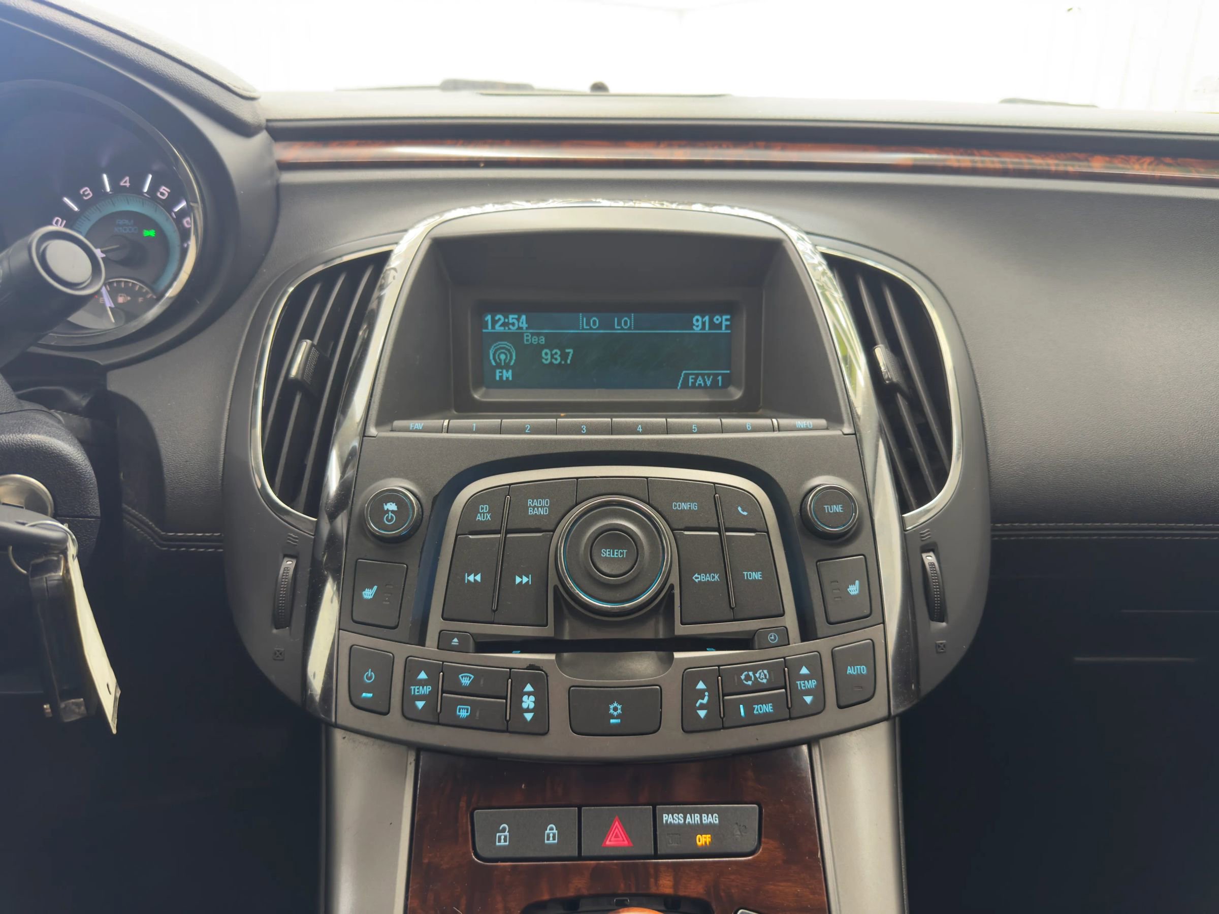 Used 2012 Buick LaCrosse Leather image 12