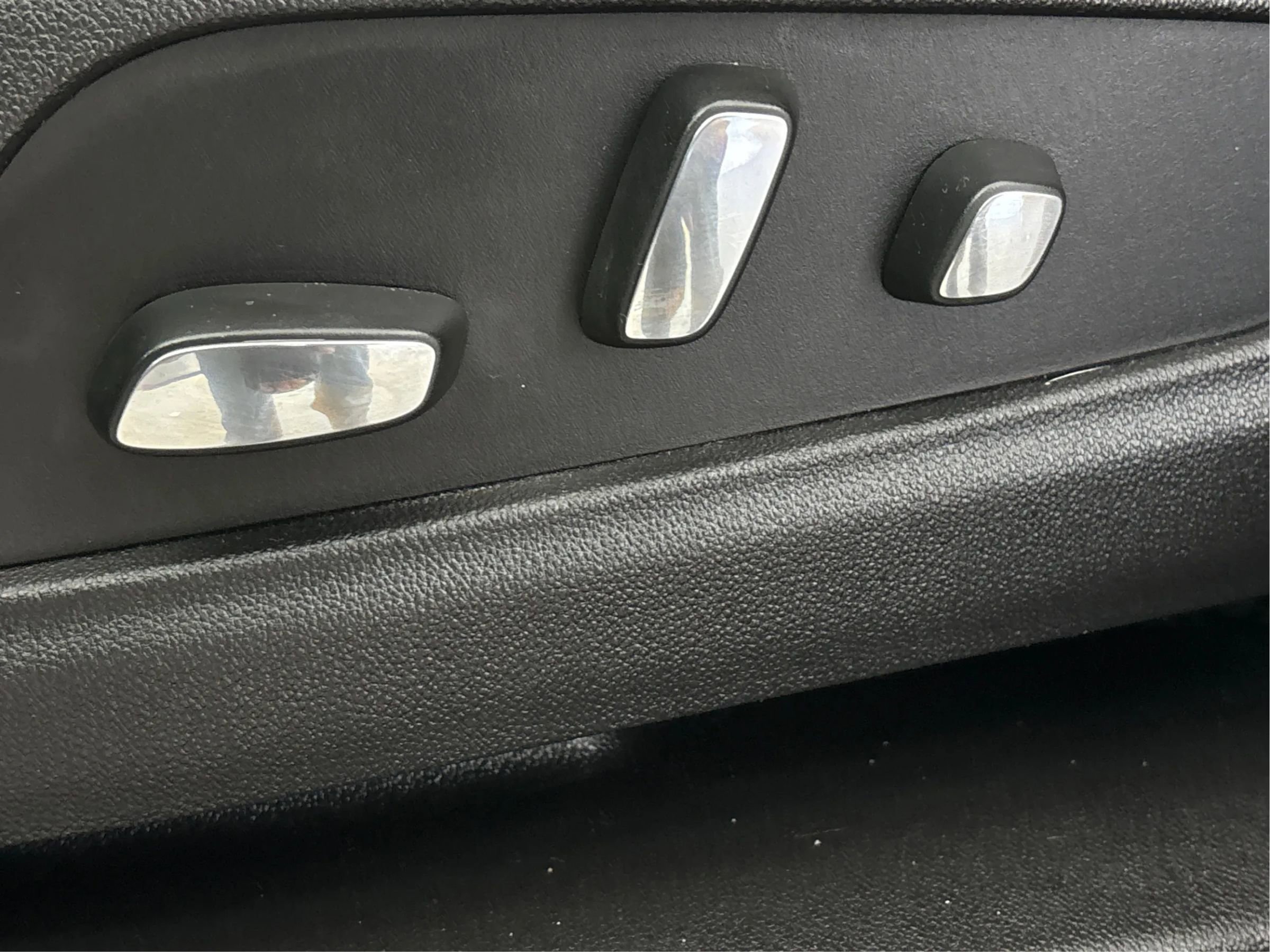 Used 2018 Cadillac XT5 Platinum w/ Driver Assist Package image 25