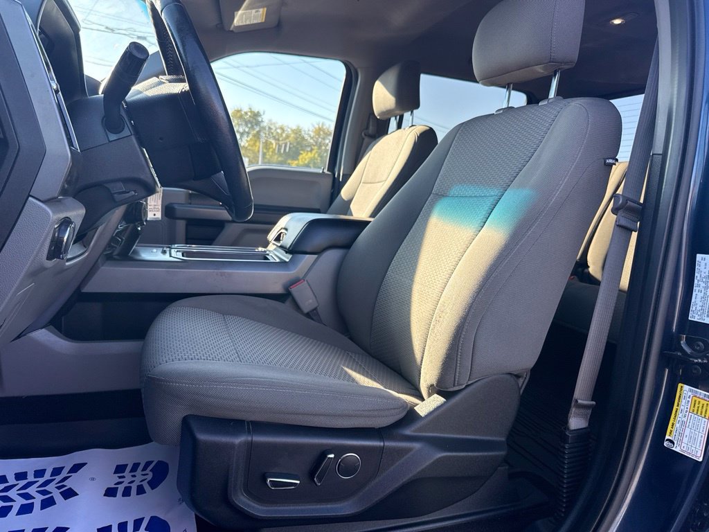 Used 2017 Ford F150 XLT w/ Equipment Group 302A Luxury AWD/4WD image 22