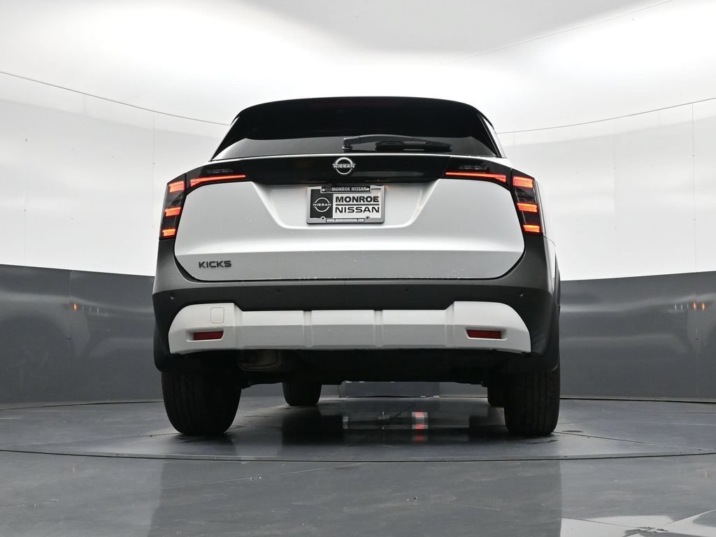 Used 2025 Nissan Kicks SV FWD image 21
