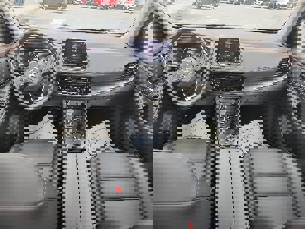 Used 2023 Nissan Rogue SV w/ SV Premium Package image 17