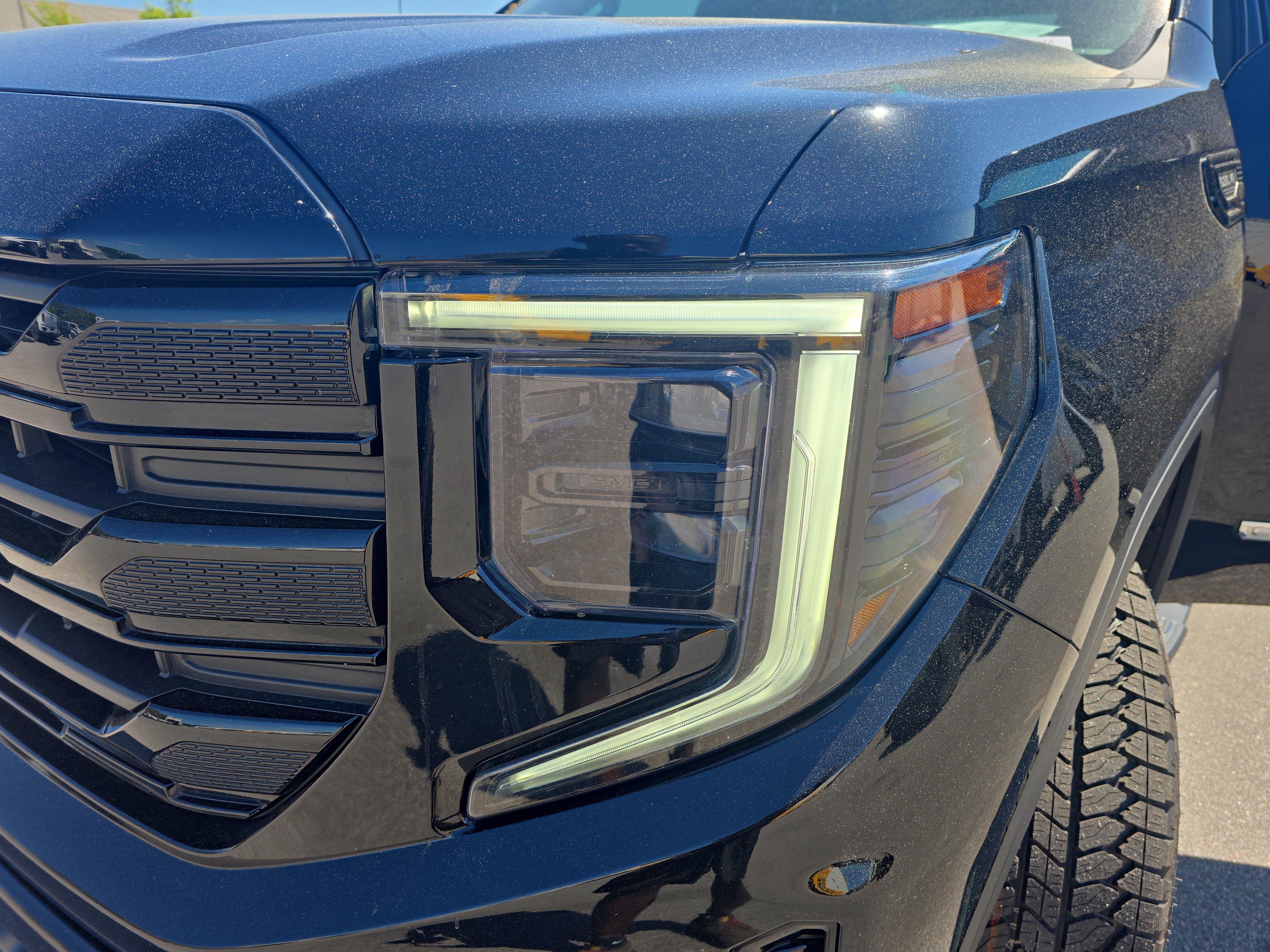 Used 2024 GMC Sierra 1500 Elevation w/ LPO, Elevation Black Package AWD/4WD image 31