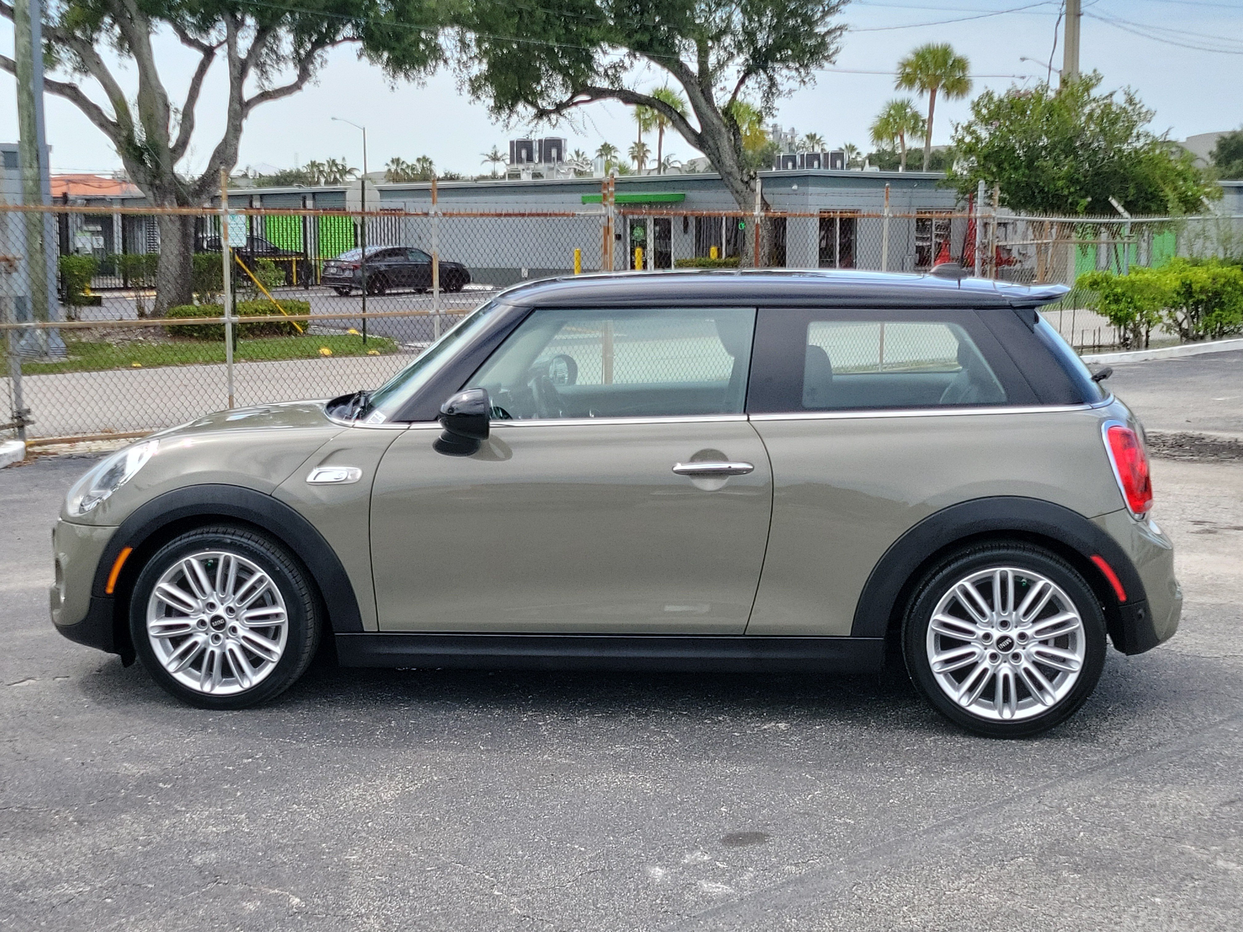Used 2019 MINI Cooper S w/ Signature Upholstery Package FWD image 6