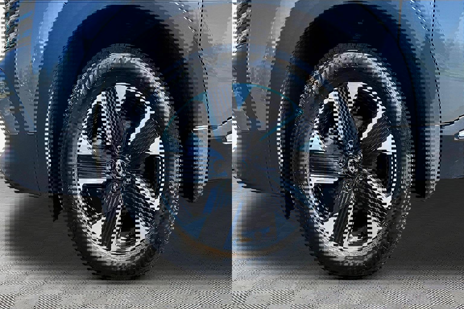 Used 2025 Nissan Kicks SV w/ SV Premium Package image 33