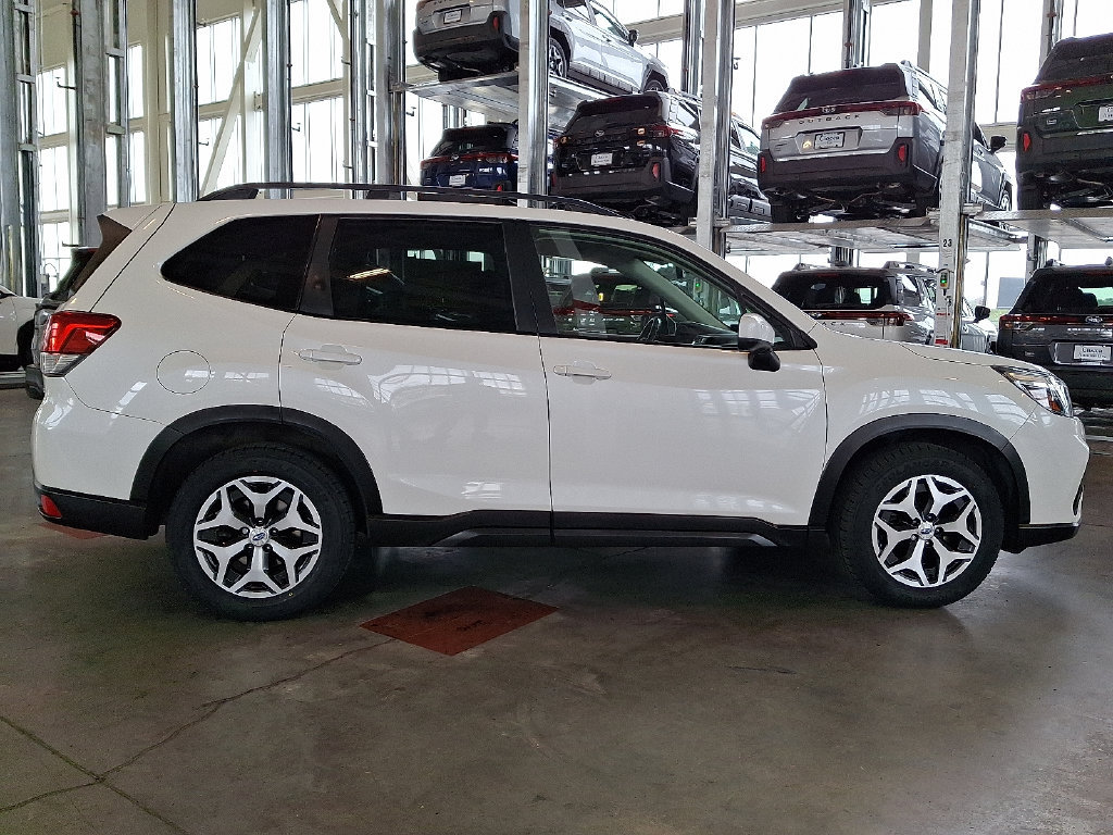 Used 2020 Subaru Forester Premium AWD/4WD image 10