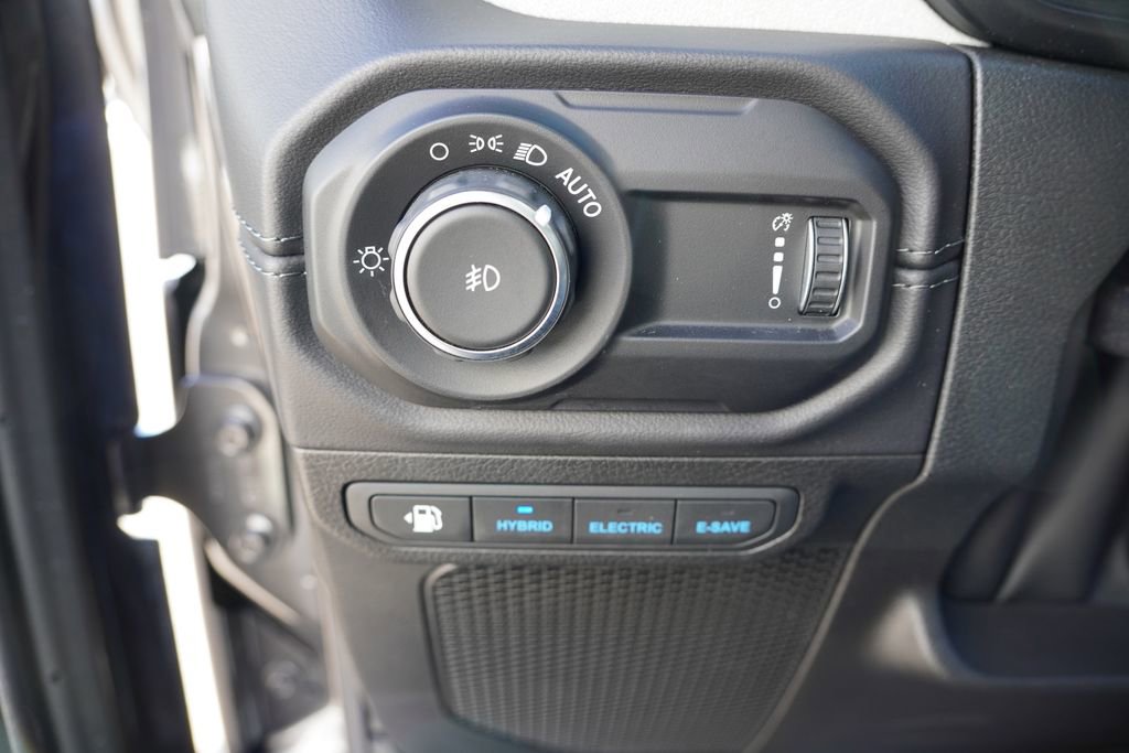 Certified 2025 Jeep Wrangler Unlimited Sahara w/ Safety Group image 22