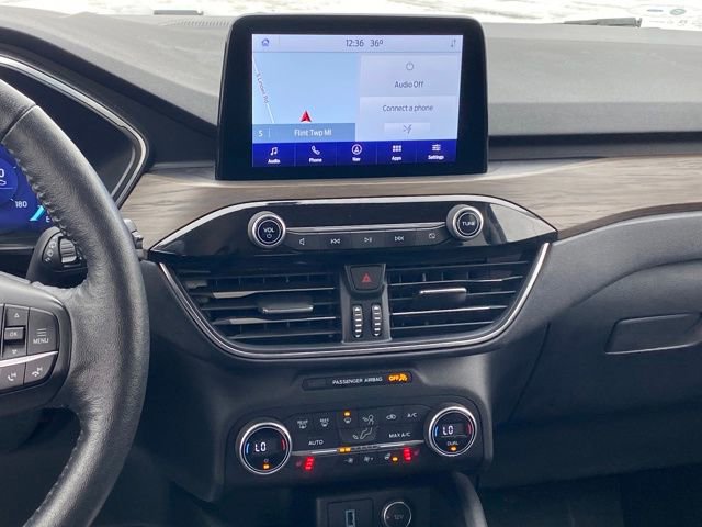Used 2020 Ford Escape Titanium image 10