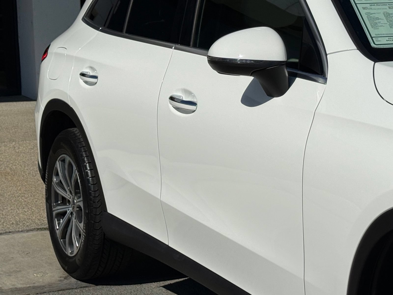 Used 2025 Mercedes-Benz GLC 300 image 9