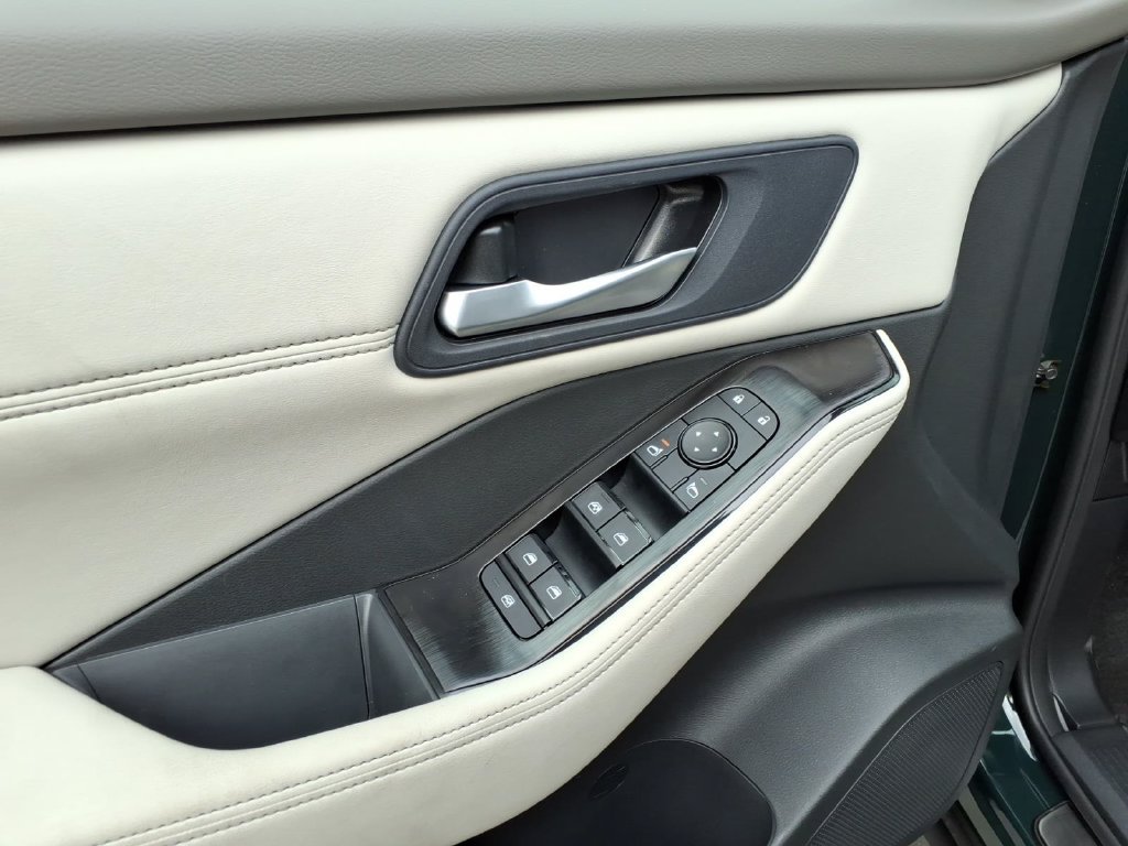 New 2027 Nissan Rogue Dark Armor AWD/4WD image 15