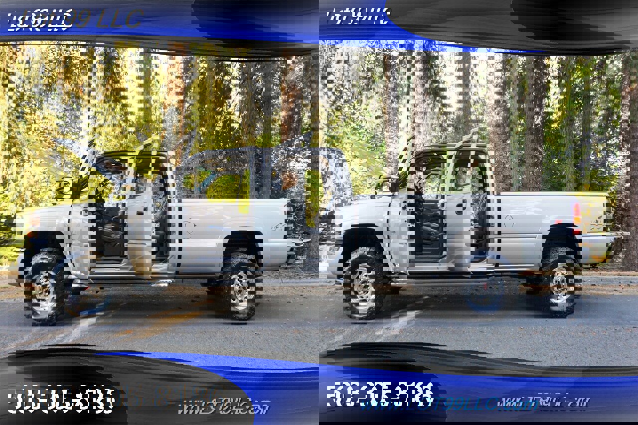 Used 2005 GMC Sierra 3500 SLT w/ Heavy-Duty Power Package image 28