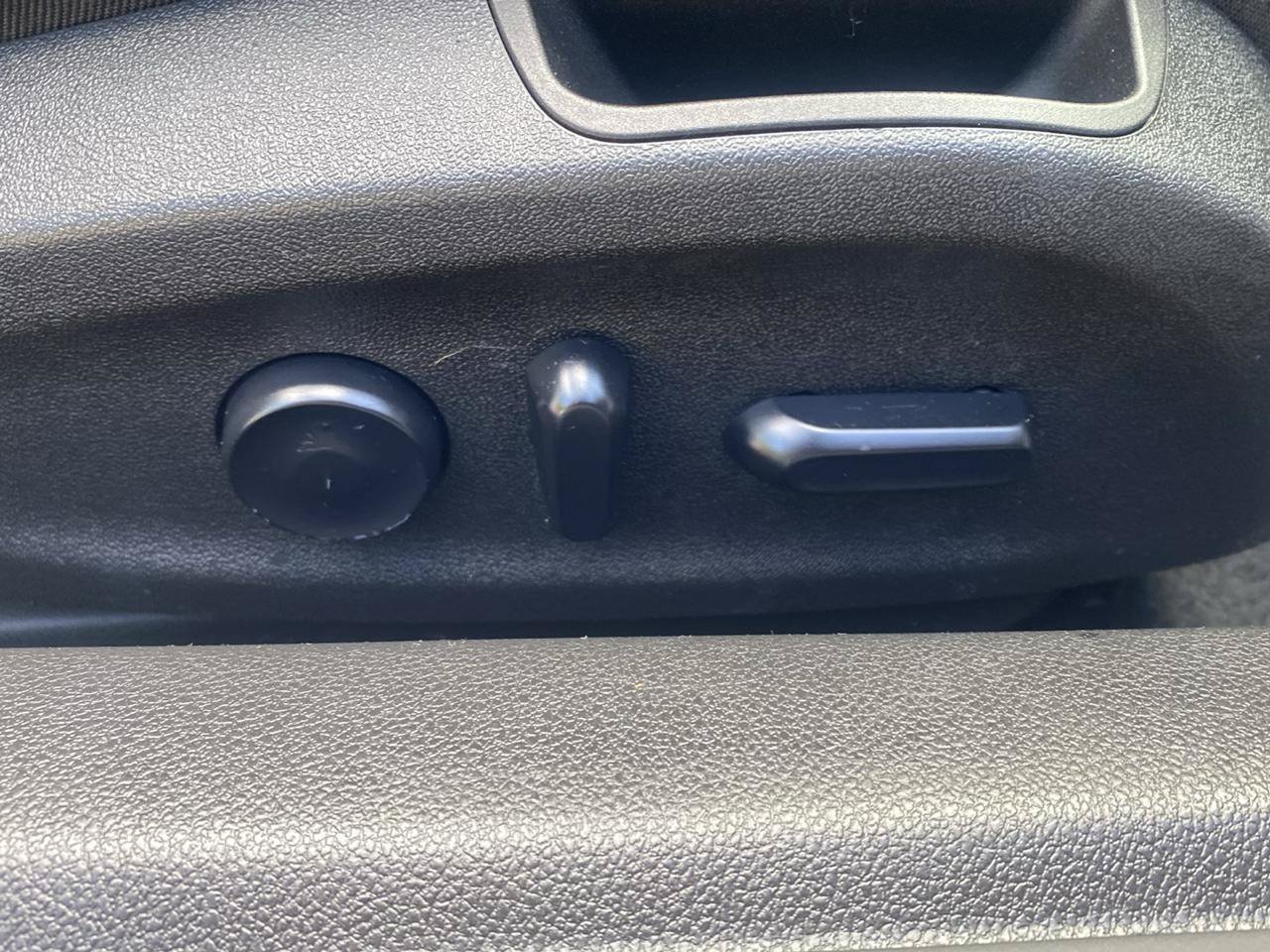 Used 2019 Buick Cascada Premium FWD image 25