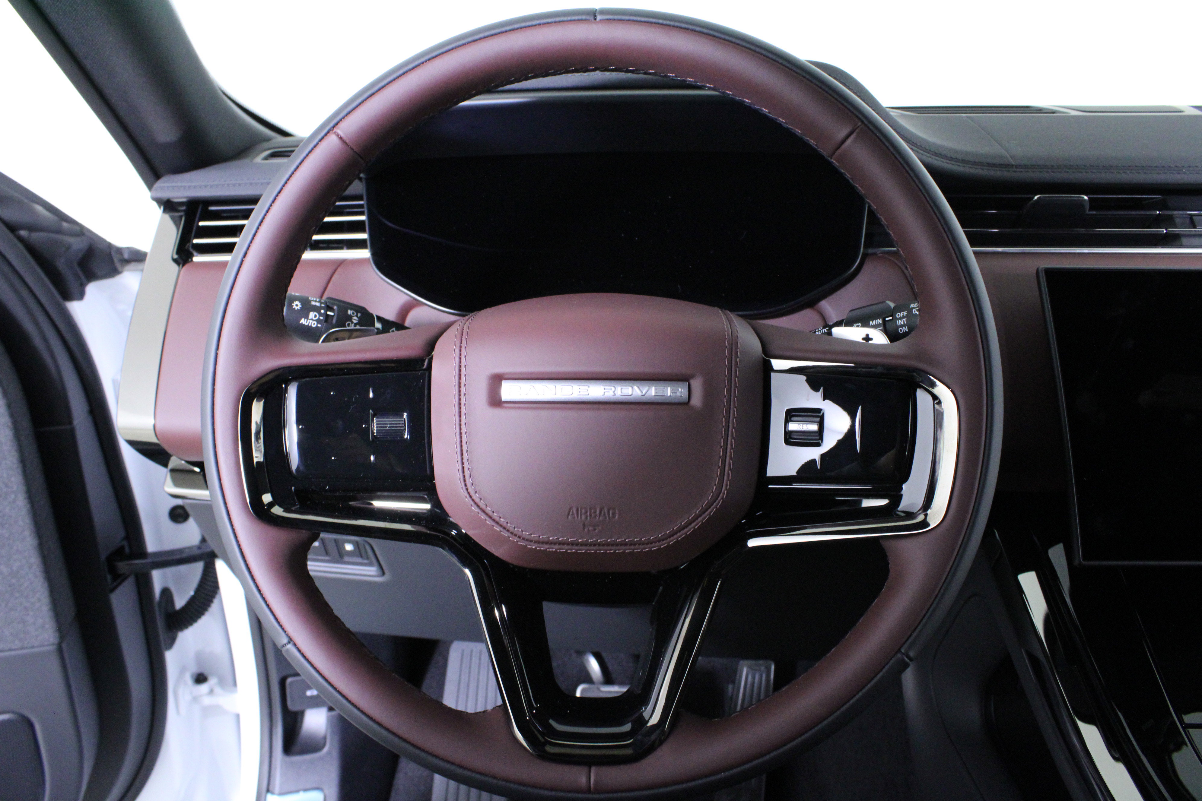 New 2025 Land Rover Range Rover Sport Dynamic SE AWD/4WD image 17
