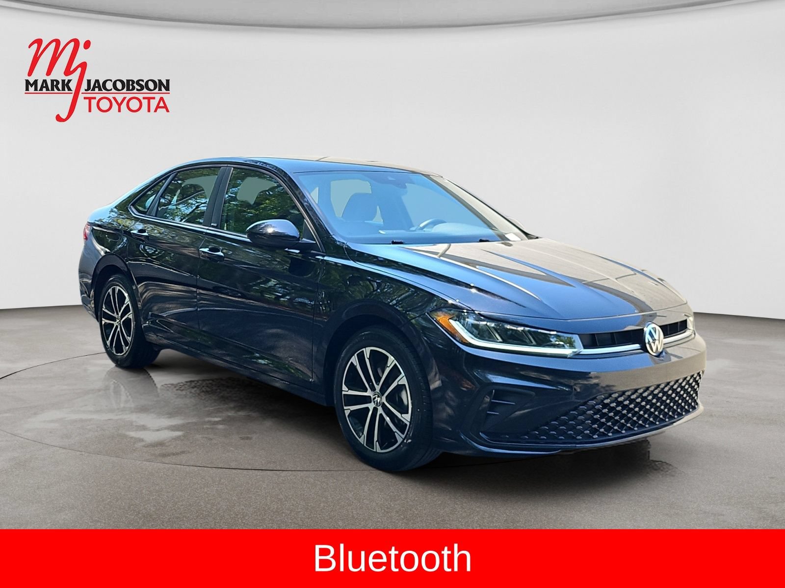Used 2025 Volkswagen Jetta Sport FWD image 4